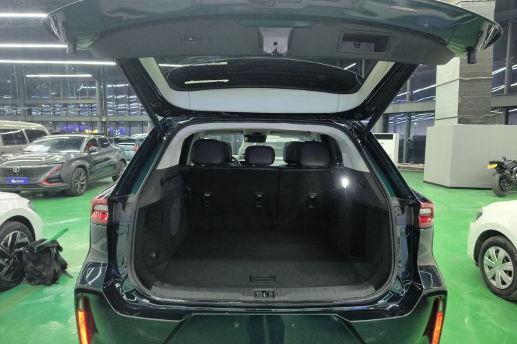 星途凌云 2023款 400T 两驱星尊版机舱底盘23