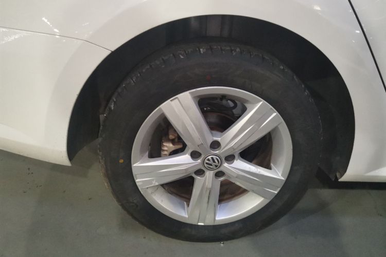 大众 朗逸 2017款 1.6L 自动风尚版车身外观6008