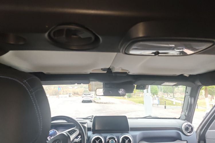 北京越野 北京BJ40 2019款 PLUS 2.3T 自动四驱尊享版 国VI中控内饰22