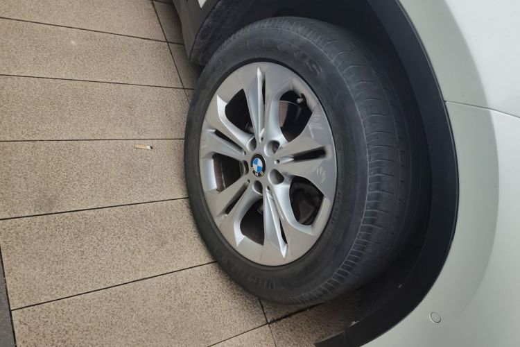 宝马X1 2016款 sDrive18Li 尊享型车身外观10