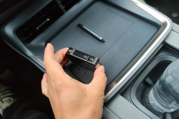 领克07 2024款 EM-P 126长续航 Ultra中控内饰7001