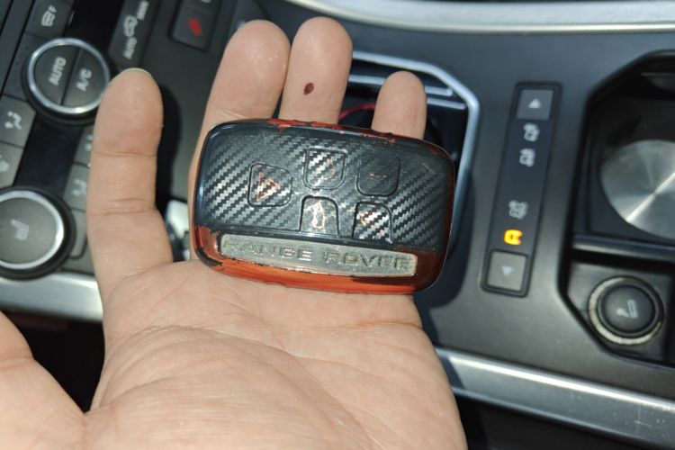 路虎 揽胜极光 2016款 2.0T SE PLUS 智享版中控内饰11