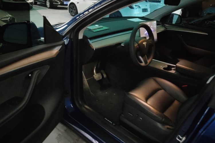 特斯拉 Model Y 2022款 改款 后轮驱动版中控内饰20