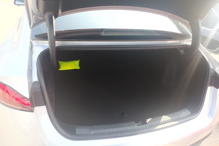 荣威D7 2025款 DMH 125km 世界冠军卓越版机舱底盘23