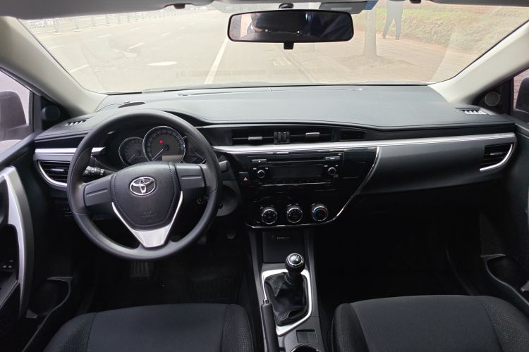 丰田 卡罗拉 2017款 改款 1.6L 手动GL中控内饰12