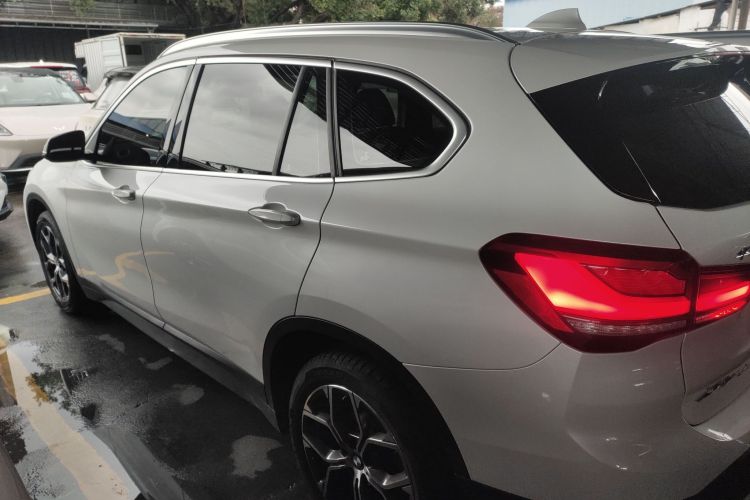 宝马X1 2022款 sDrive25Li 领先型车身外观4