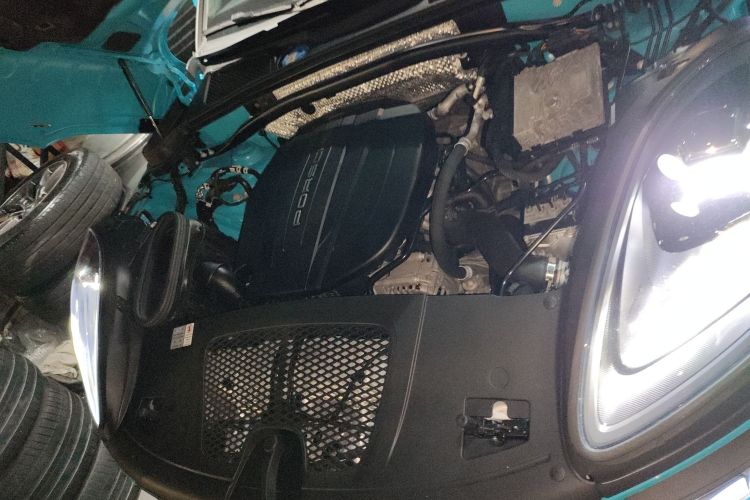 保时捷 2021款 Macan 2.0T机舱底盘24