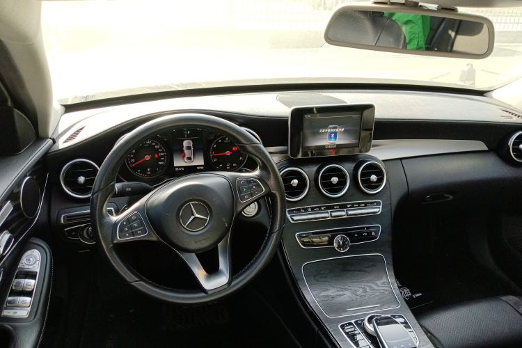 奔驰C级 2018款 C 200 L 运动版中控内饰12