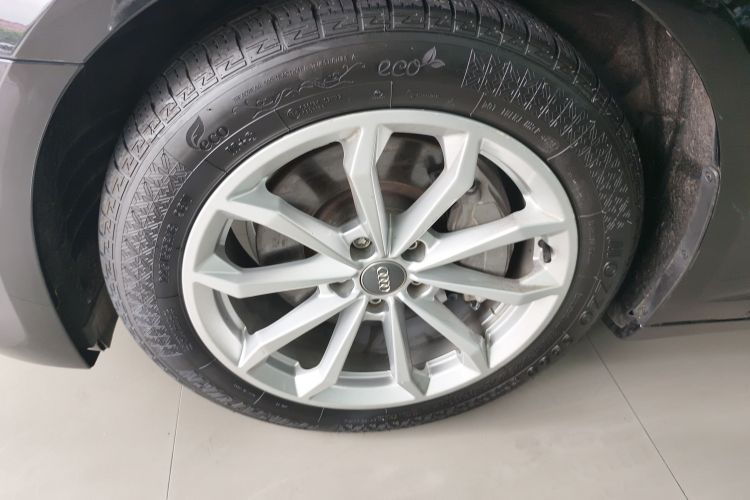 奥迪A6L 2020款 40 TFSI 豪华动感型车身外观35