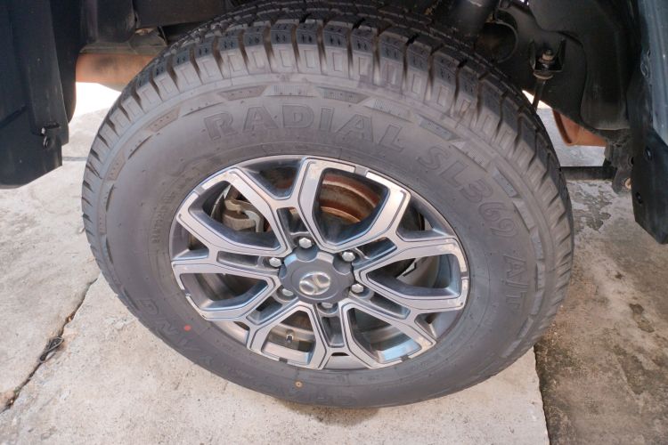 北京越野 北京BJ40 2019款 改款 2.0T 自动四驱城市猎人版尊享型 国V车身外观6003