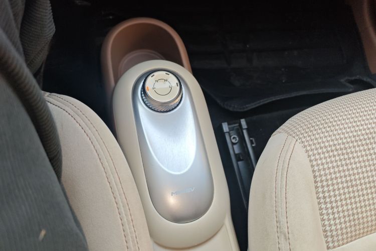 五菱汽车 宏光MINIEV 2025款 四门版 臻享款中控内饰18