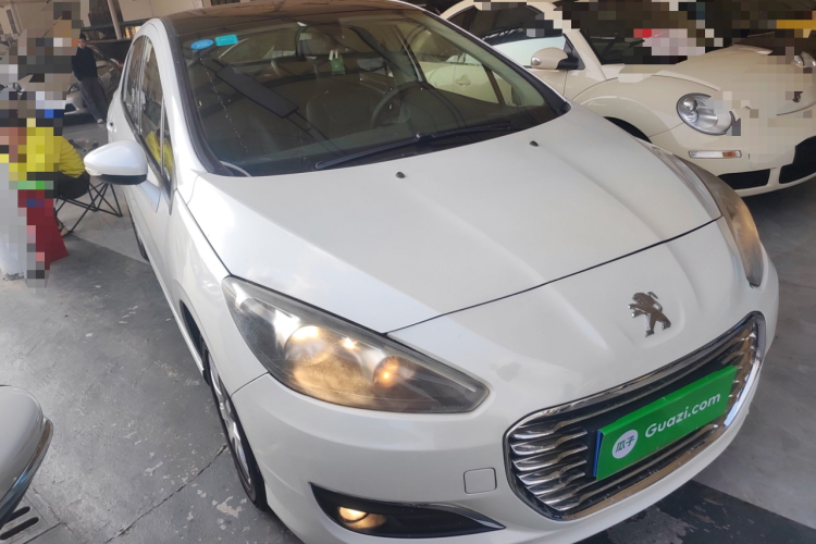 标致308 2014款 乐享版 经典 1.6L 自动风尚型车身外观3