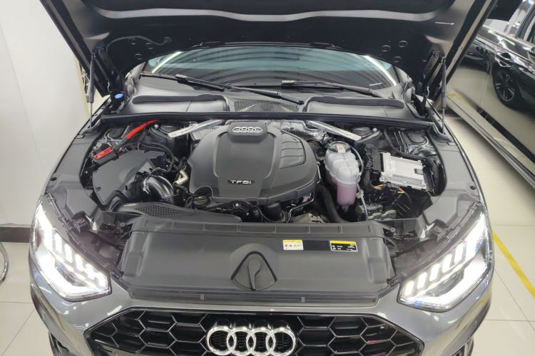 奥迪A4L 2022款 40 TFSI 豪华动感型机舱底盘24