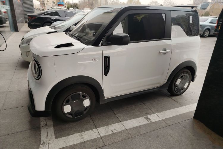 吉利银河 2025款 210km 熊猫骑士车身外观4