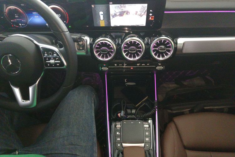 奔驰GLB 2023款 GLB 220 时尚型局部细节18