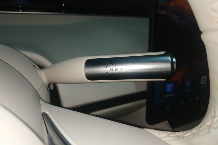 鸿蒙智行 智界S7 2025款 705km Pro局部细节18