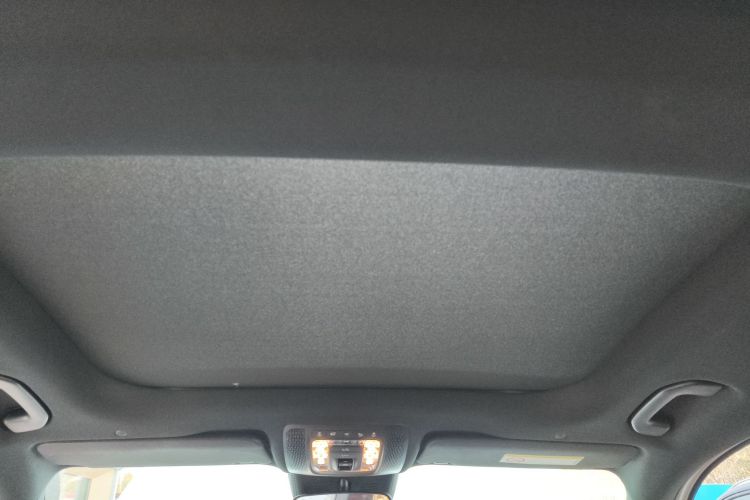 奔驰GLB 2024款 GLB 200 动感型中控内饰22