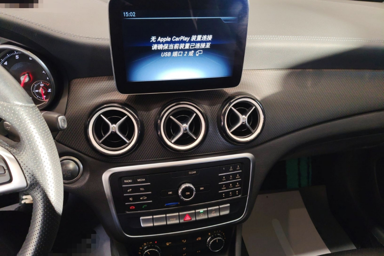 奔驰GLA 2019款 GLA 200 时尚型中控内饰16