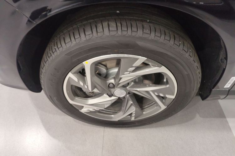 红旗HS3 PHEV 2024款 PHEV 115km 劲为版车身外观6007