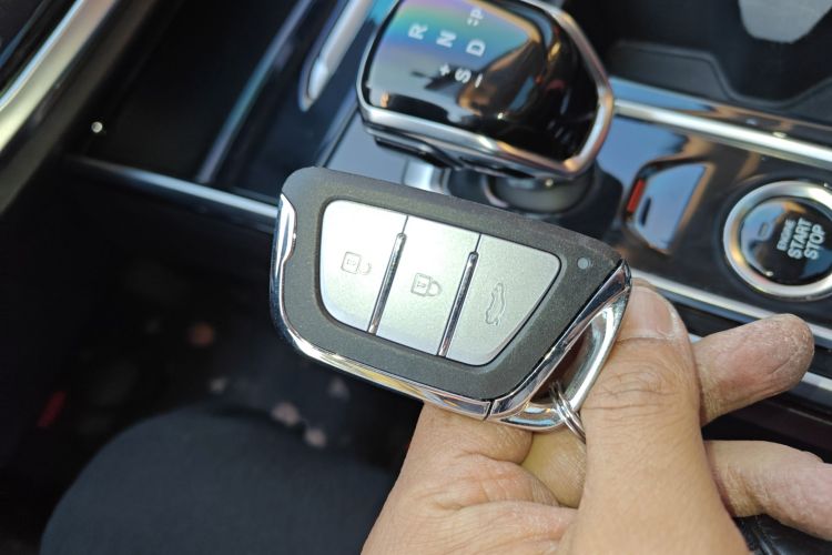 思皓X8 2021款 300T DCT豪华智联版 7座中控内饰11