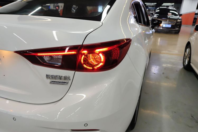 马自达3 昂克赛拉 2017款 三厢 2.0L 自动尊贵型 国V车身外观9