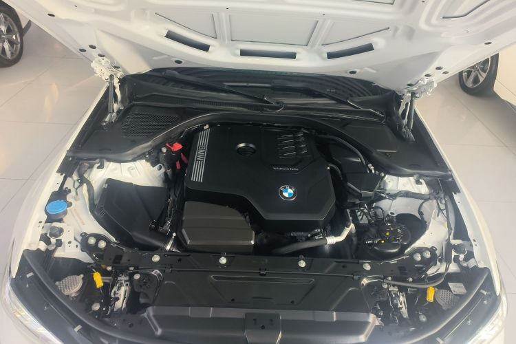 宝马3系 2022款 320Li M运动套装机舱底盘24