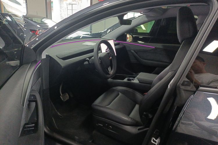 特斯拉 Model Y 2025款 长续航全轮驱动 首发版中控内饰20