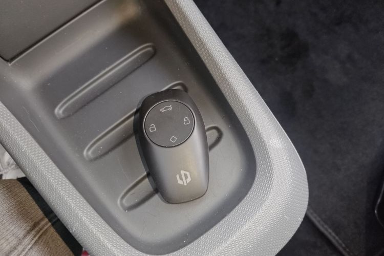 零跑汽车 零跑T03 2021款 400轻享版 磷酸铁锂中控内饰11