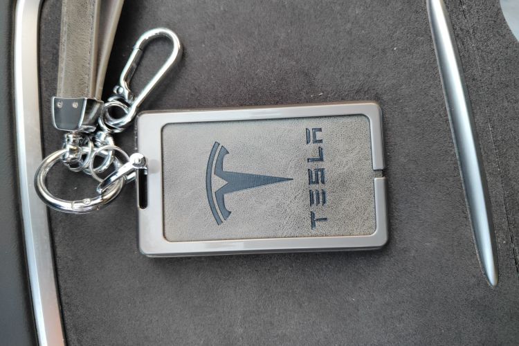 特斯拉 Model Y 2021款 长续航全轮驱动版中控内饰11