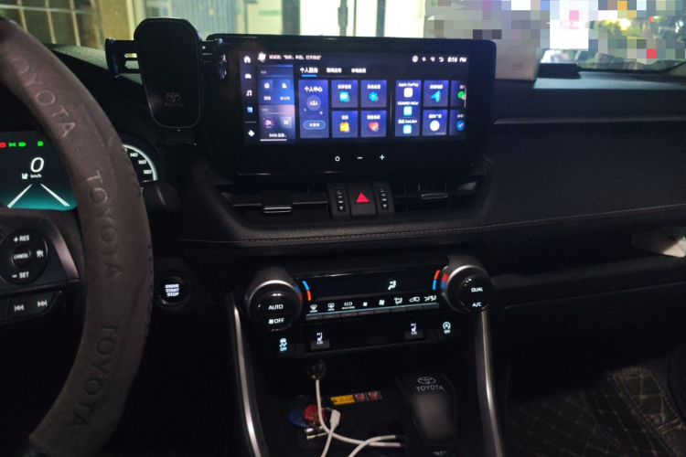 丰田 RAV4荣放 2023款 2.0L CVT两驱风尚Plus版中控内饰16