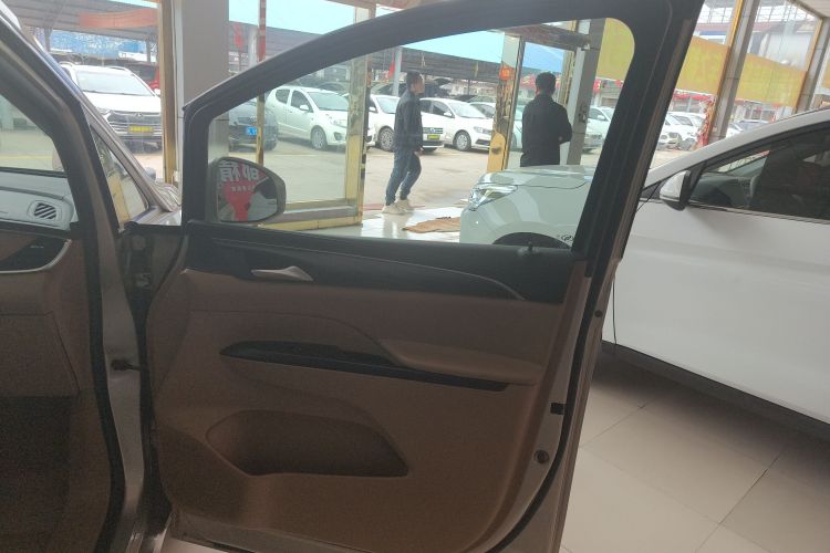 别克GL8 2021款 ES陆尊 653T 豪华型中控内饰42