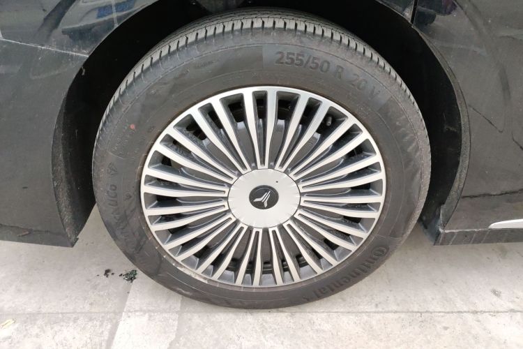 岚图汽车 岚图梦想家 2025款 PHEV 四驱卓越乾崑版车身外观6008