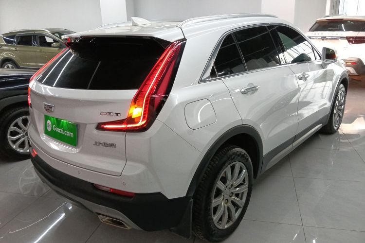 凯迪拉克XT4 2021款 28T 两驱领先型车身外观7