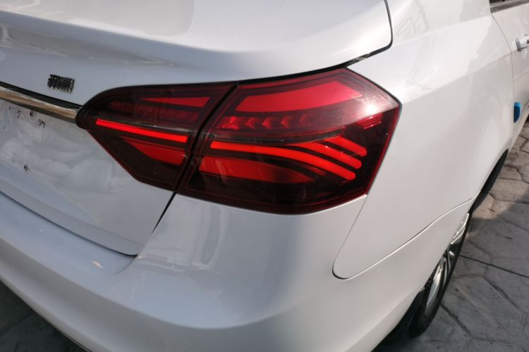 吉利汽车 帝豪 2018款 1.5L 手动向上互联版车身外观9