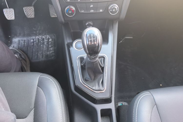 一汽 骏派A50 2018款 1.5L 手动豪华型中控内饰18