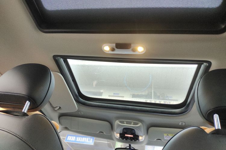 MINI Countryman 2019款 1.5T COOPER ALL4 艺术家周末旅行版局部细节22