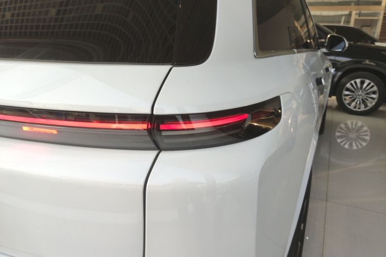 理想汽车 理想L8 2025款 Max 智能焕新版车身外观6006