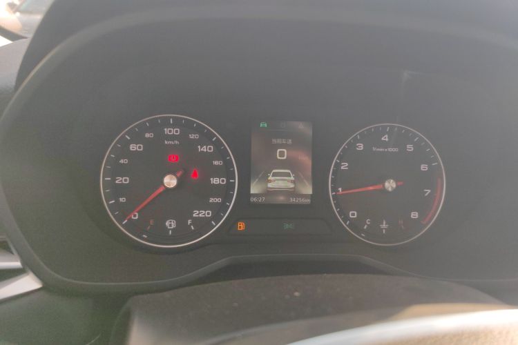 荣威i5 2020款 1.5L 手动4G互联领豪旗舰版中控内饰14