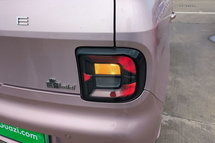 吉利银河 2023款 熊猫mini 200km 耐力熊车身外观6006