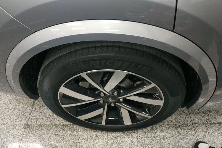 理想汽车 理想L8 2023款 Pro车身外观6008