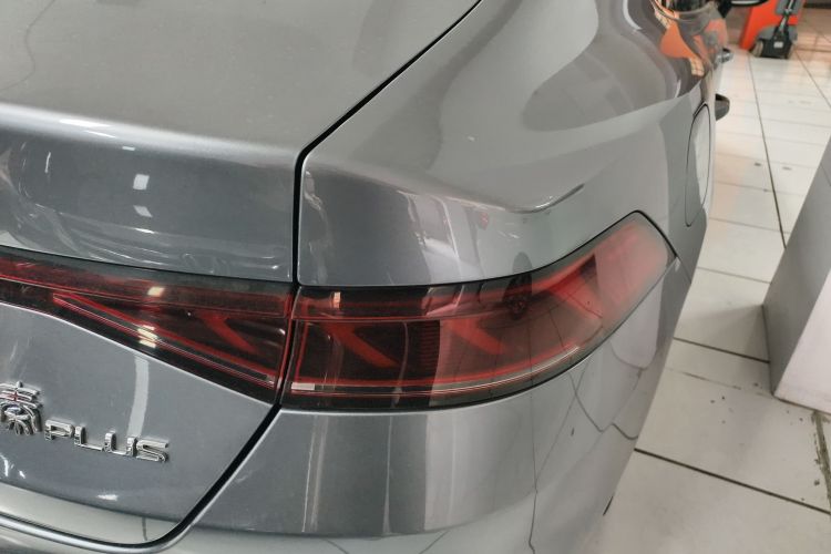 比亚迪 秦PLUS 2024款 荣耀版 EV 420KM领先型车身外观9