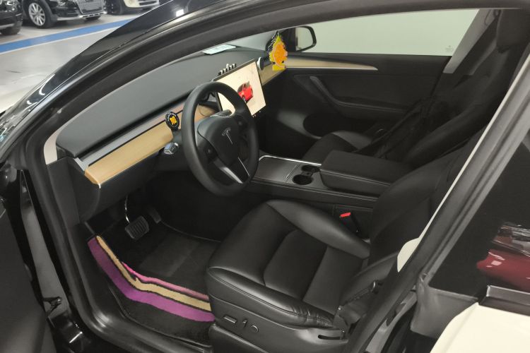 特斯拉 Model Y 2022款 后轮驱动版中控内饰7003