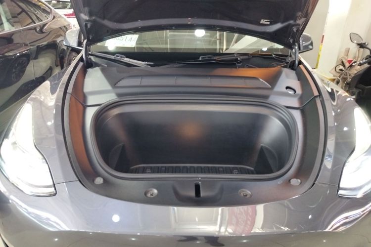 特斯拉 Model Y 2021款 长续航全轮驱动版机舱底盘24