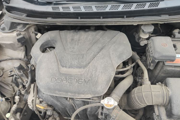 现代 朗动 2013款 1.6L 自动尊贵型局部细节24