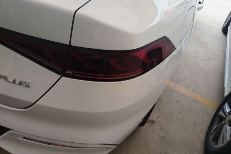 比亚迪 秦PLUS 2024款 荣耀版 DM-i 55KM领先型车身外观9