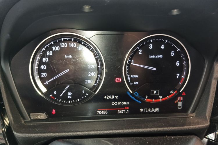 宝马1系 2021款 120i M运动曜夜版局部细节14