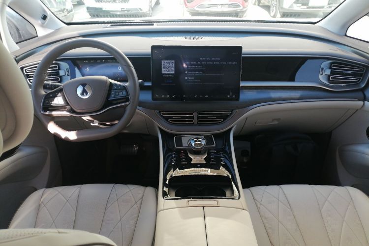 腾势D9 2022款 DM-i 970 四驱旗舰型中控内饰12