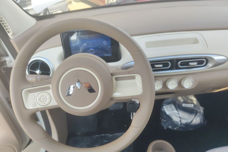 五菱汽车 宏光MINIEV 2025款 四门版 进阶款中控内饰7002