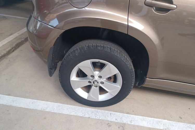 斯柯达 Yeti 2017款 TSI280 DSG前行版车身外观6008