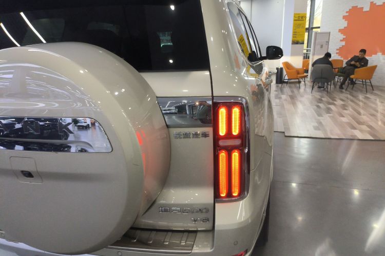 坦克500 2022款 3.0T 运动版 造境型 5座车身外观9